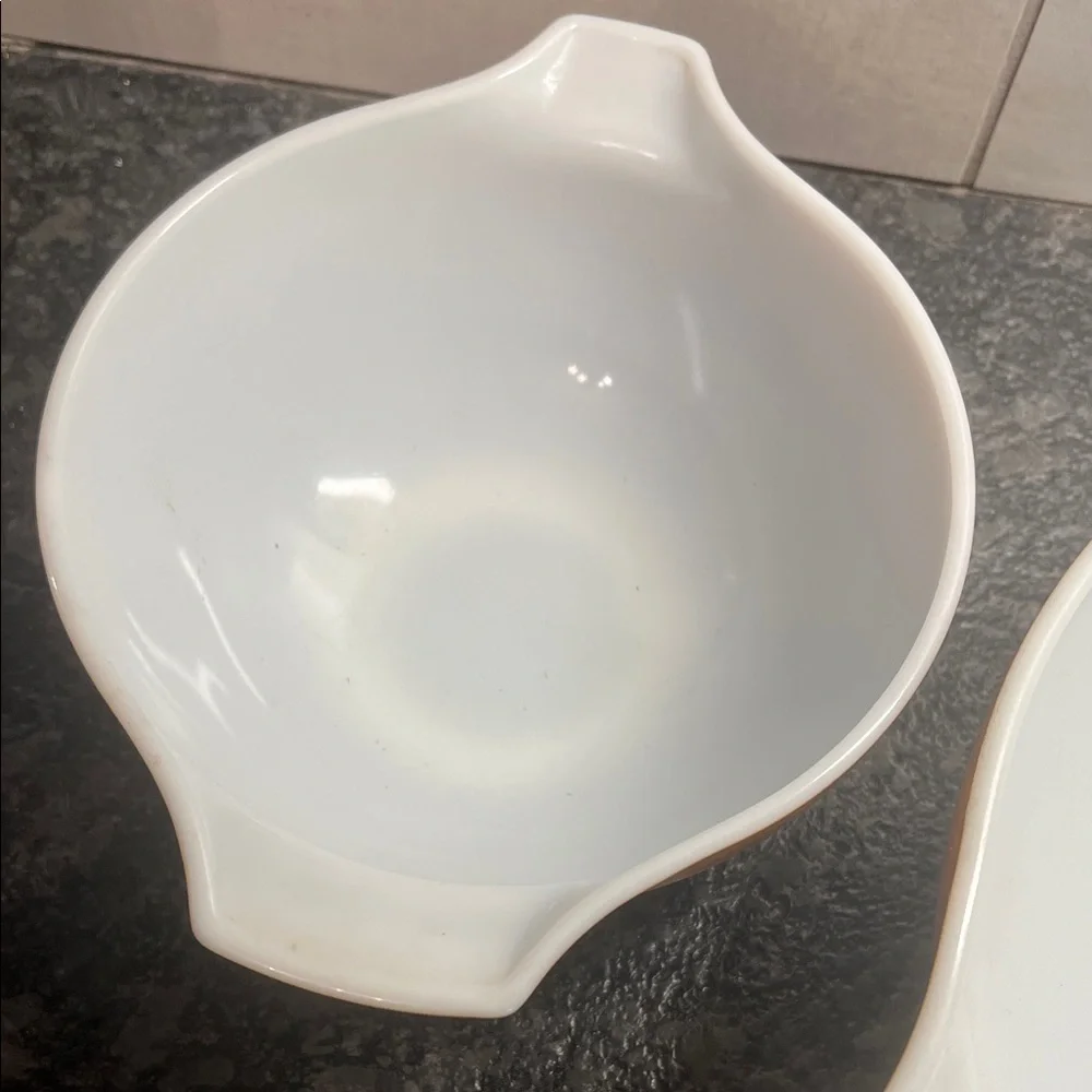Pyrex Cinderella bowls. Set of 3 Early American Mixing Bowls 441,443&444